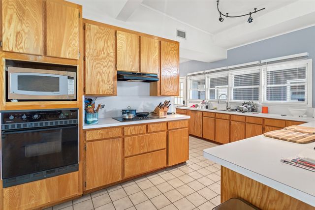 5411 Starlight Drive N, Fort Worth, TX 76126
