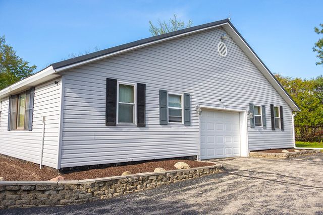 5251 Spring Creek Road, Three Oaks, MI 49128