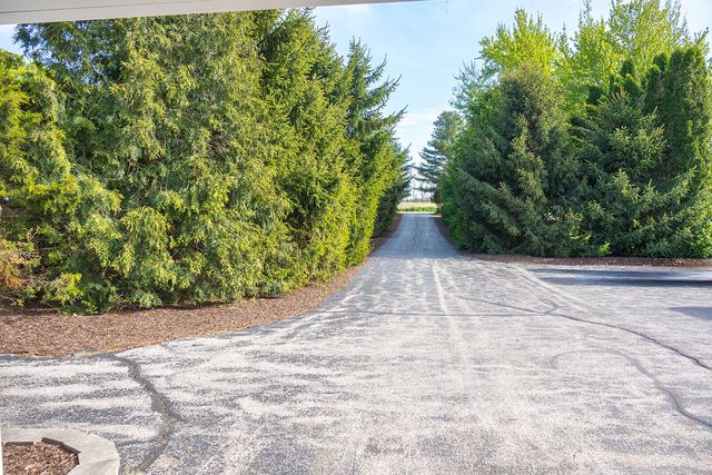 5251 Spring Creek Road, Three Oaks, MI 49128