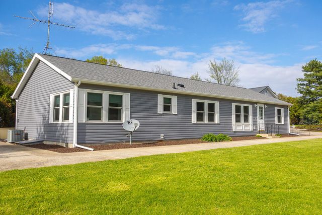 5251 Spring Creek Road, Three Oaks, MI 49128