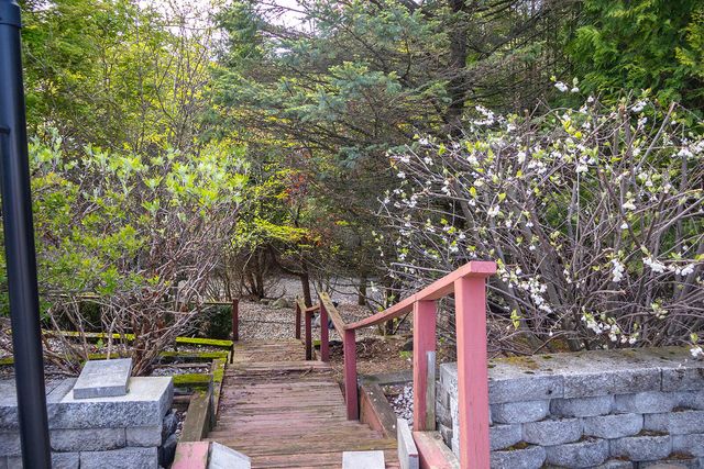 5251 Spring Creek Road, Three Oaks, MI 49128