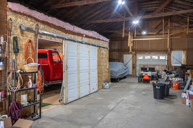 5251 Spring Creek Road, Three Oaks, MI 49128