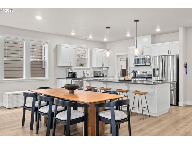 16870 Sw SUNSHINE COAST St, Tigard, OR 97224