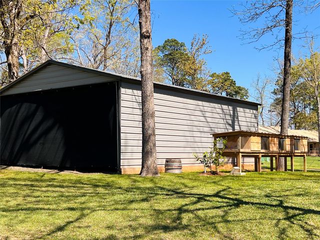 1776 Lakeshore Drive, Hemphill, TX 75948