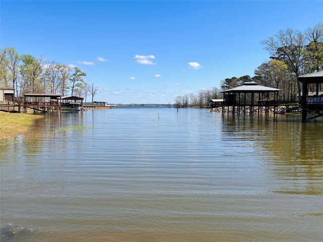 1776 Lakeshore Drive, Hemphill, TX 75948