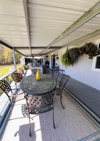 1776 Lakeshore Drive, Hemphill, TX 75948