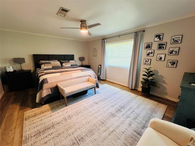 1776 Lakeshore Drive, Hemphill, TX 75948