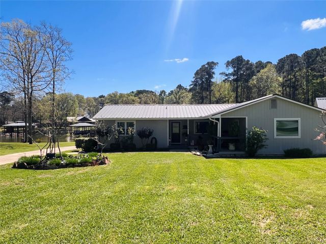 1776 Lakeshore Drive, Hemphill, TX 75948