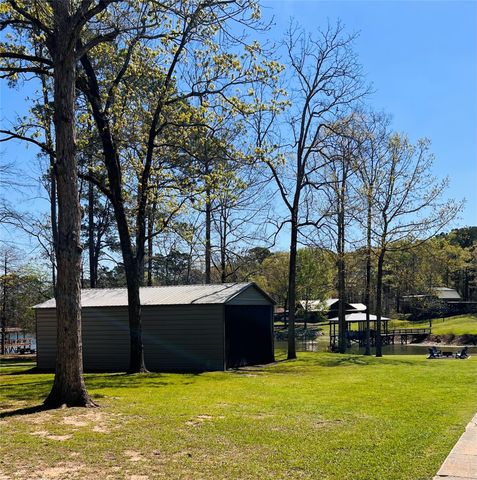 1776 Lakeshore Drive, Hemphill, TX 75948