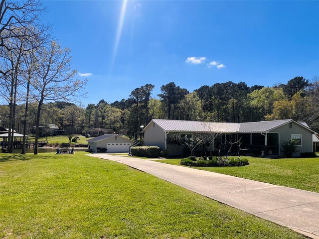 1776 Lakeshore Drive, Hemphill, TX 75948