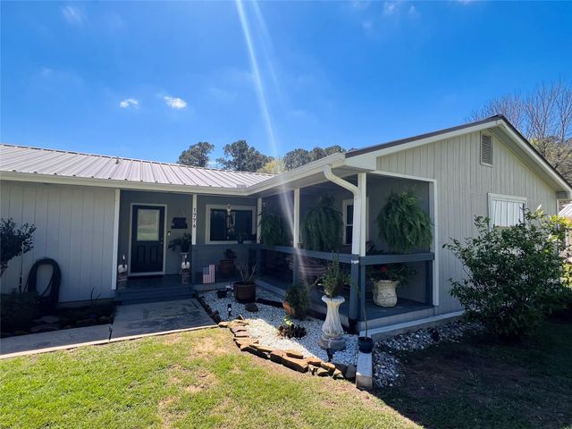 1776 Lakeshore Drive, Hemphill, TX 75948