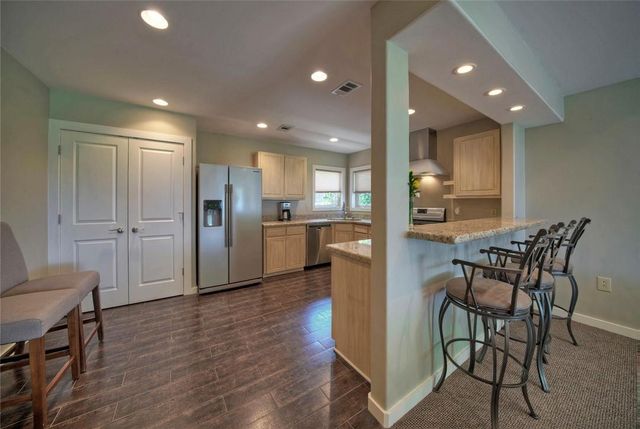 206 Forest DR, Buchanan Dam, TX 78609