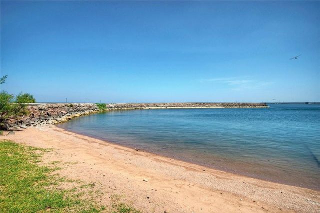 206 Forest DR, Buchanan Dam, TX 78609