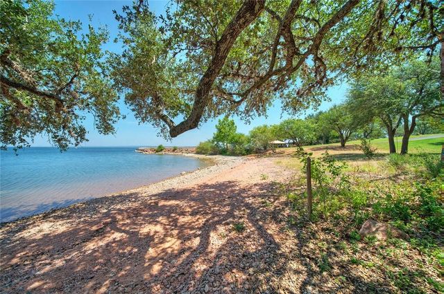 206 Forest DR, Buchanan Dam, TX 78609