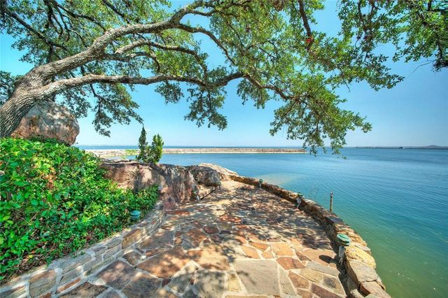 206 Forest DR, Buchanan Dam, TX 78609