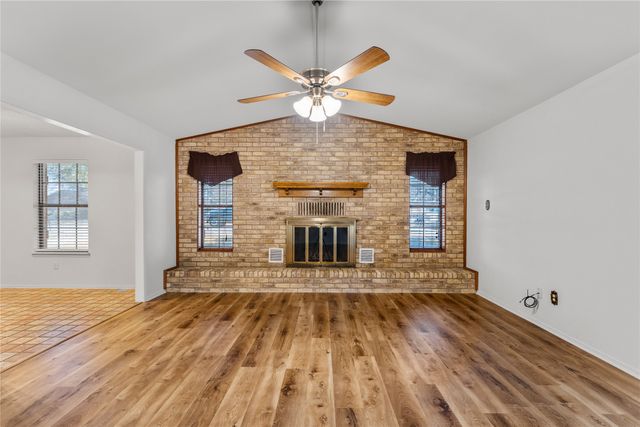 546 Karen Drive, Robinson, TX 76706