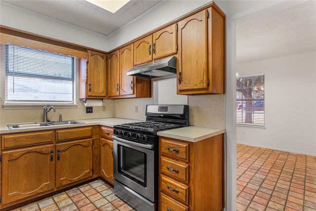 546 Karen Drive, Robinson, TX 76706