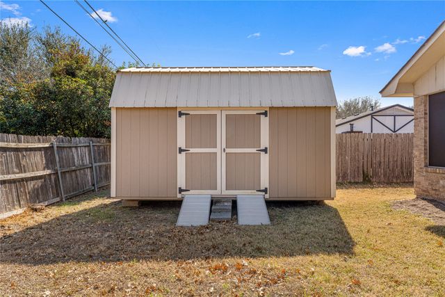 546 Karen Drive, Robinson, TX 76706