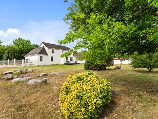 229 Jones Mill Rd, La Vergne, TN 37086