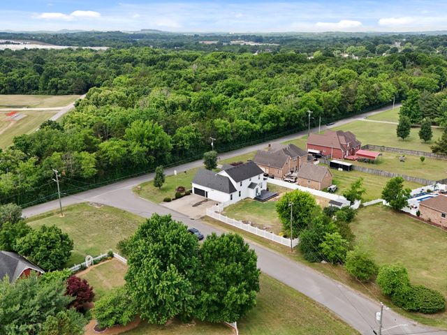 229 Jones Mill Rd, La Vergne, TN 37086