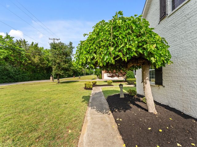 229 Jones Mill Rd, La Vergne, TN 37086