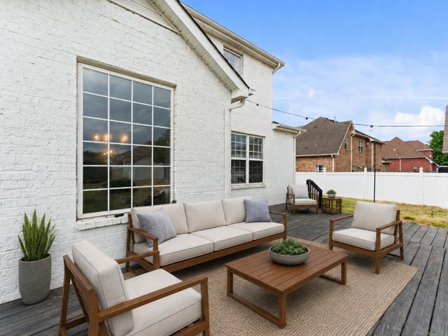 229 Jones Mill Rd, La Vergne, TN 37086