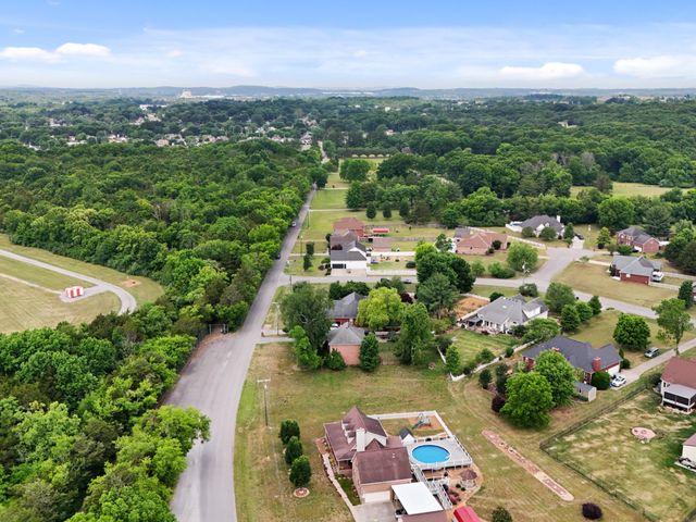 229 Jones Mill Rd, La Vergne, TN 37086