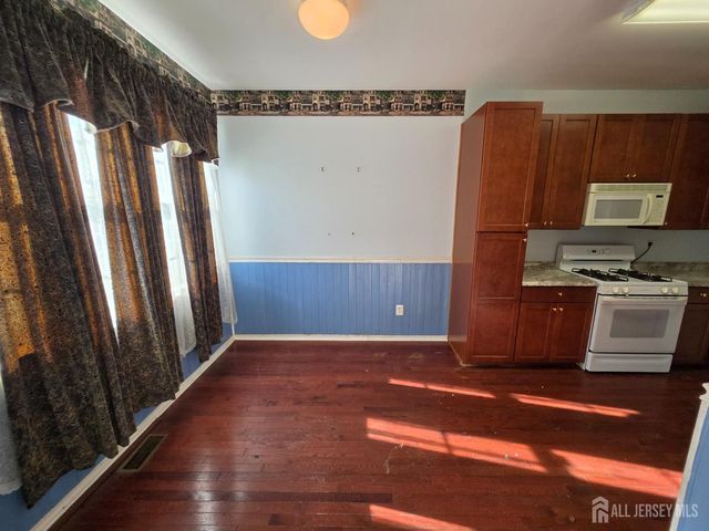 1206 Blossom Circle, South Brunswick, NJ 08810