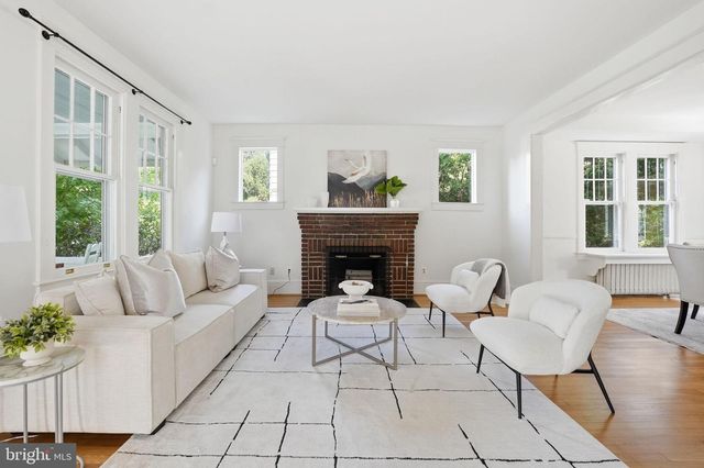 1602 N DANVILLE ST, Arlington, VA 22201