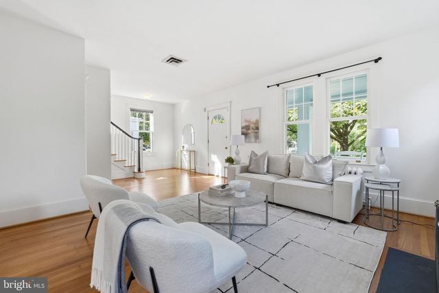 1602 N DANVILLE ST, Arlington, VA 22201