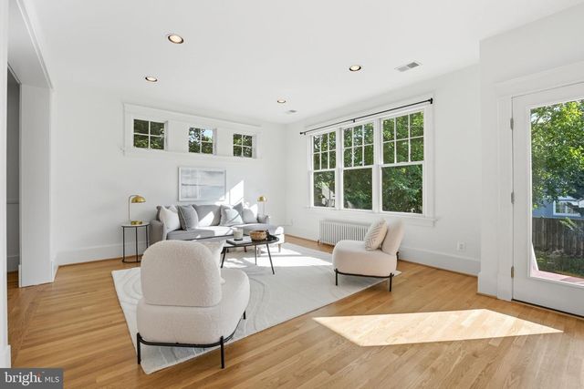 1602 N DANVILLE ST, Arlington, VA 22201