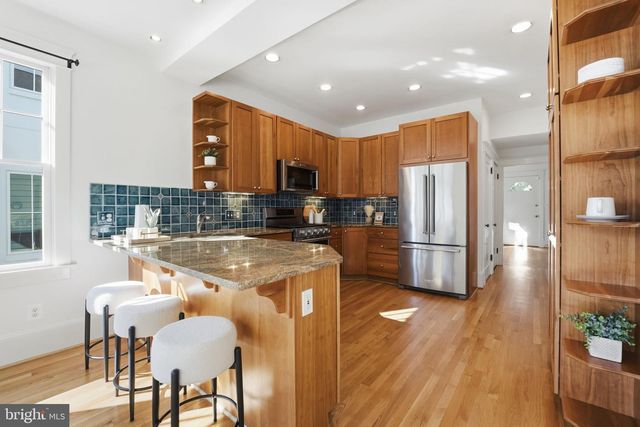 1602 N DANVILLE ST, Arlington, VA 22201