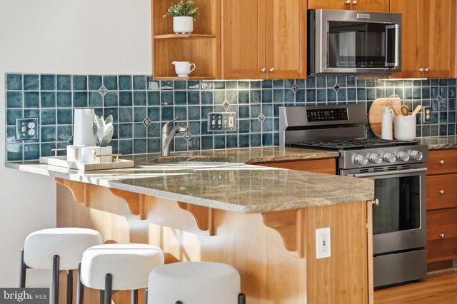 1602 N DANVILLE ST, Arlington, VA 22201