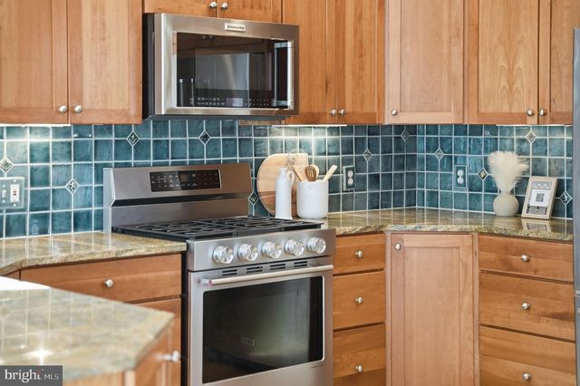 1602 N DANVILLE ST, Arlington, VA 22201