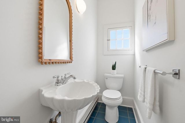 1602 N DANVILLE ST, Arlington, VA 22201