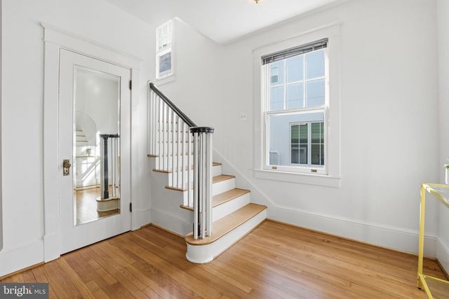 1602 N DANVILLE ST, Arlington, VA 22201
