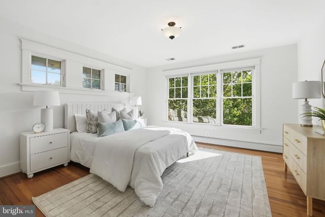 1602 N DANVILLE ST, Arlington, VA 22201
