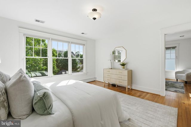 1602 N DANVILLE ST, Arlington, VA 22201