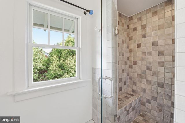 1602 N DANVILLE ST, Arlington, VA 22201