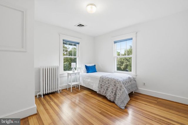 1602 N DANVILLE ST, Arlington, VA 22201