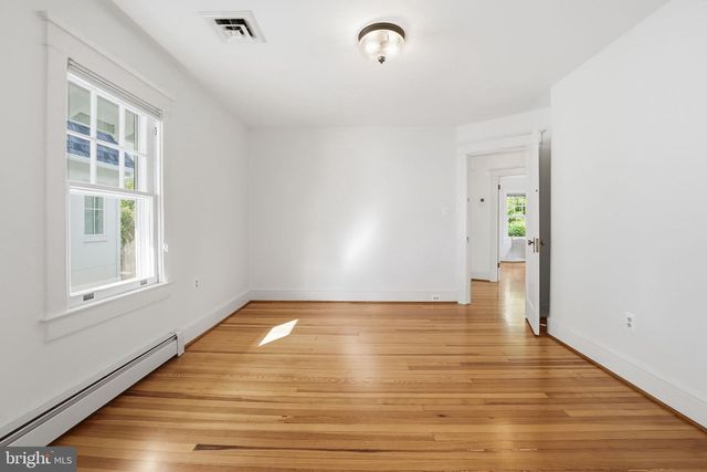 1602 N DANVILLE ST, Arlington, VA 22201