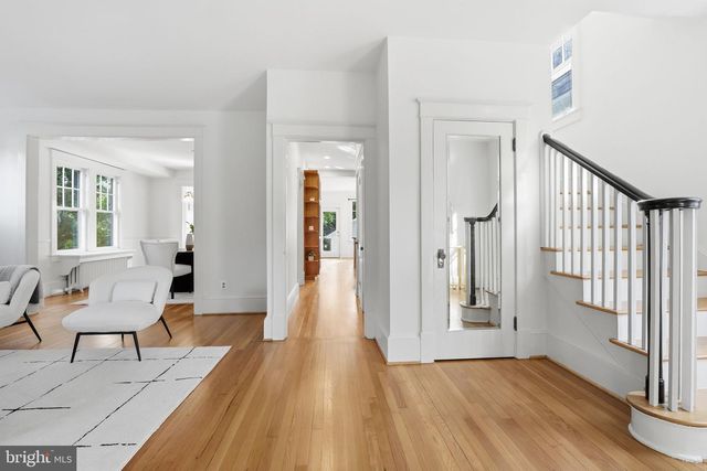 1602 N DANVILLE ST, Arlington, VA 22201