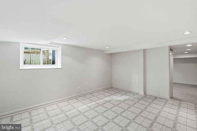 1602 N DANVILLE ST, Arlington, VA 22201