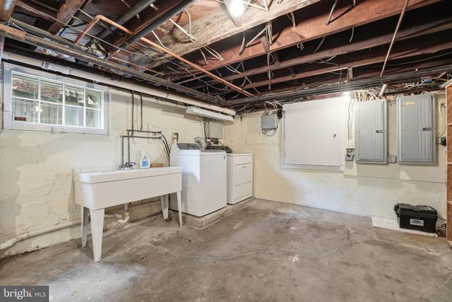 1602 N DANVILLE ST, Arlington, VA 22201