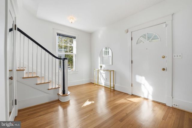 1602 N DANVILLE ST, Arlington, VA 22201