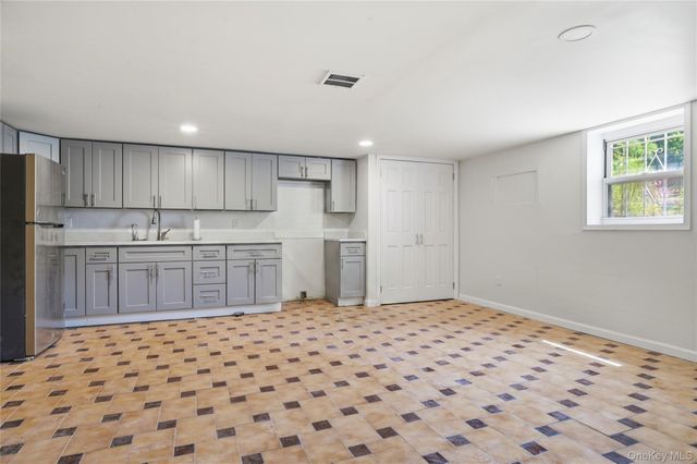 2511 44th Street, Astoria, NY 11103