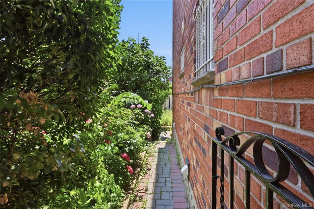 2511 44th Street, Astoria, NY 11103