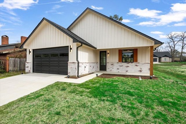 911 Augusta Drive, Lufkin, TX 75901