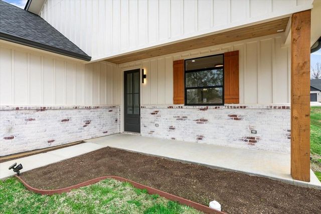 911 Augusta Drive, Lufkin, TX 75901