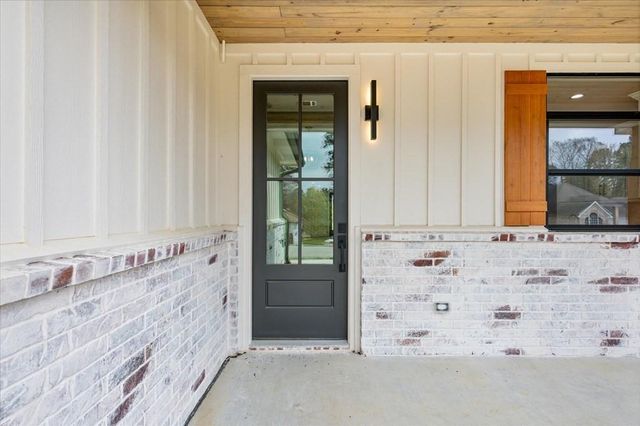 911 Augusta Drive, Lufkin, TX 75901